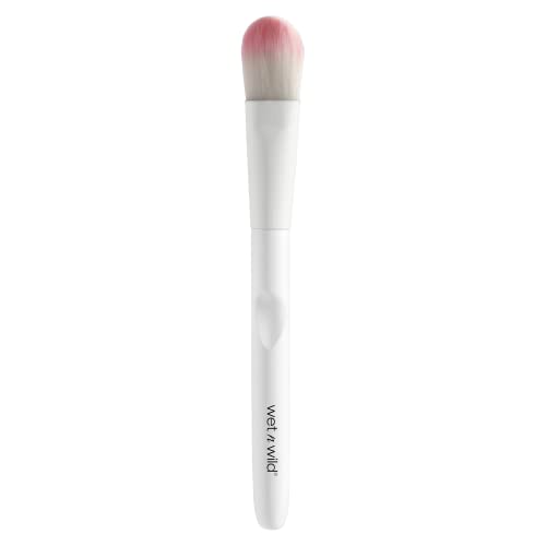 wet n wild Foundation Brush, Makeup Brush for Mineral & Liquid Makeup, Plush Fibers, Ergonomic Handle