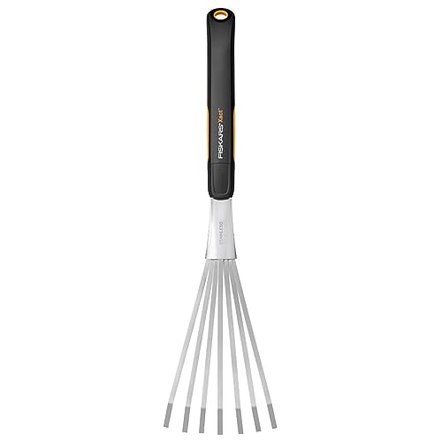 Fiskars Xact Hand Rake - Heavy Duty Gardening Hand Tool with Hang Hole - Lawn and Yard Tools - Black/Silver