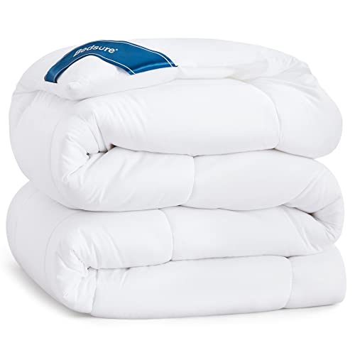 Bedsure Comforter Duvet Insert - Quilted Comforters Twin Size, All Season Duvet, Down Alternative Bedding Comforter with Corner Tabs(White,Twin 88'x68')