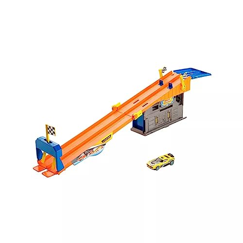 Hot Wheels Rooftop Race Garage Playset, Toy Car Racetrack with Gas Station Playset, Folds for Convenient Storage, Toy for Kids 4 Years Old & Up