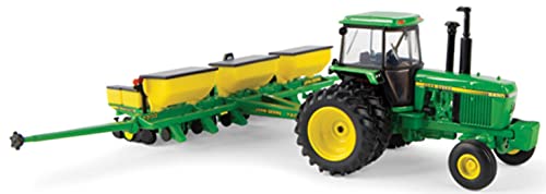John Deere 1/64 Scale 4450 Tractor with 7200 Planter Prestige Collection 14+
