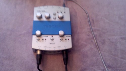 TASCAM US122 Audio/MIDI Interface with Free Software