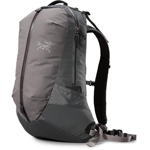 Arc'teryx Arro 22 Backpack | Urban Commuter Backpack | Cloud, One Size
