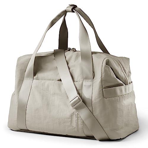 BAGSMART Gym Bag for Women, Carry on Weekender Overnight Bag, Travel Duffel Bags with Trolley Sleeve, Personal Item Travel Bag Tote Bag Workout Dance Bag, Beige-30L