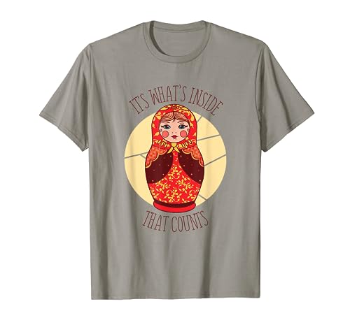 Russian beauty Nesting doll Babushka Matrjoschka T-Shirt