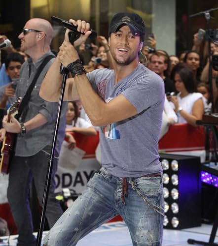 Enrique Iglesias 2011 Photo By John Barrett (Enrique Iglesias4087) Poster Print (16 x 20)