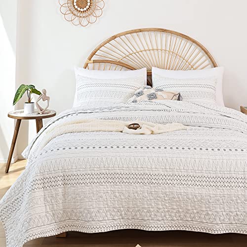 JANZAA Quilt Bedding Set Boho for All Season, 3 PCS Bedspreads Queen Size with Grey Geometry Pattern On White (Two Pillow Cases)