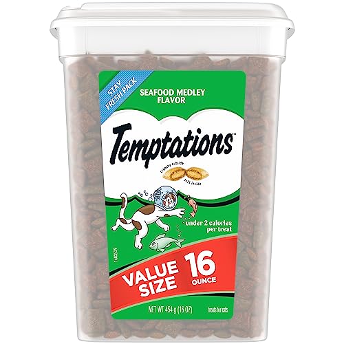 TEMPTATIONS Classic Crunchy and Soft Cat Treats Seafood Medley Flavor, 16 oz. Tub