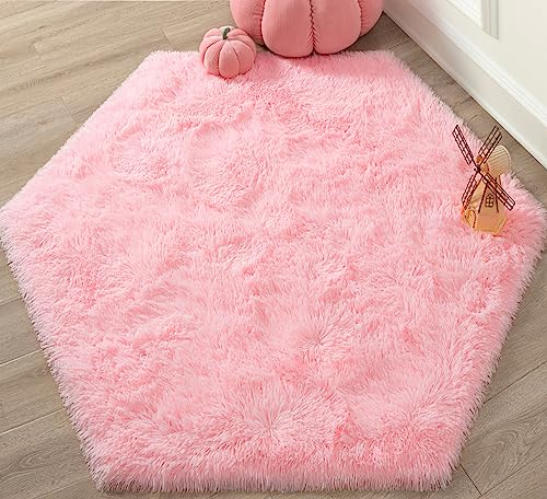 KIXINWA Pink Hexagon Princess Rug, 4.6X4 Ft Castle Play Tent Carpet, Cute Fluffy Rug for Girls Room, Shaggy Soft Non Slip Nursery Rug, Furry Area Rug Fuzzy Plush Mat for Dorm Baby Room Decor